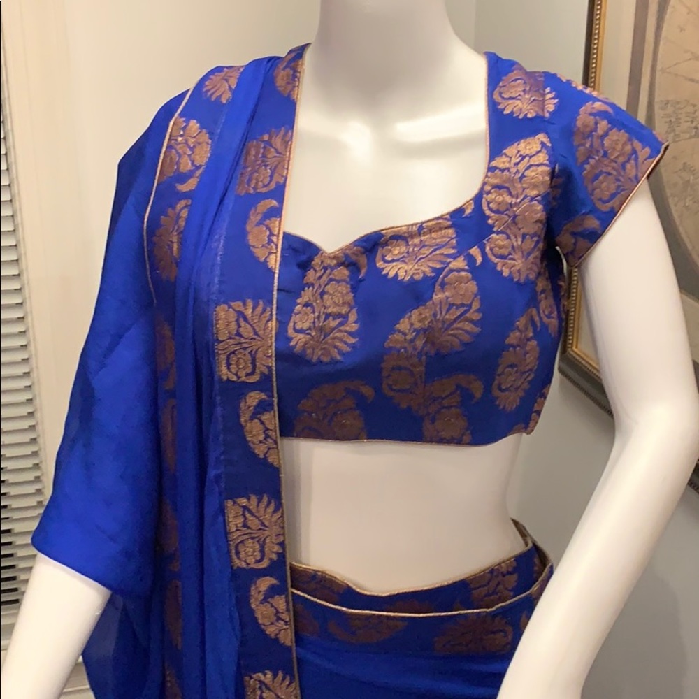 BEAUTIFUL Color SAREE  BLUE WITH GOLD SILKY TRIM Firm price